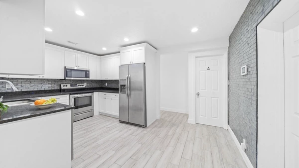 Coliving in Forest Hills Tampa - North Tampa, Tampa