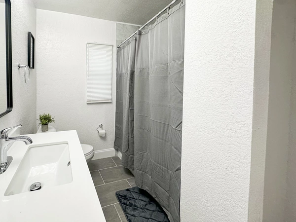 Coliving in Forest Hills Tampa - North Tampa, Tampa