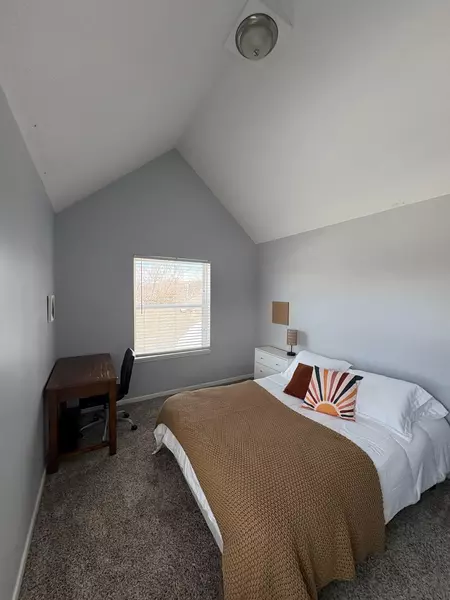 Coliving in Red Bridge - KCMO, Kansas City