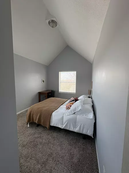 Coliving in Red Bridge - KCMO, Kansas City