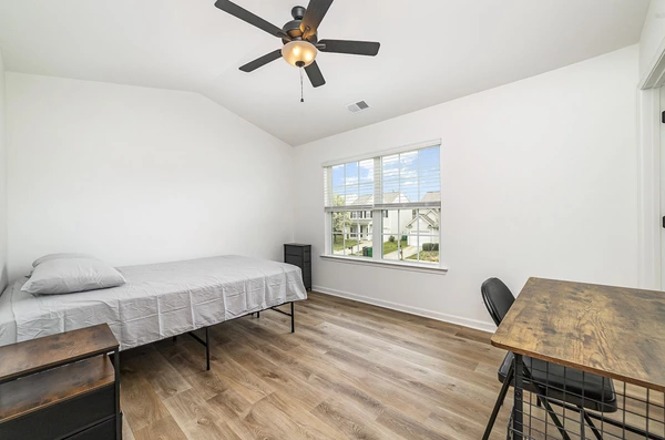 Coliving in Westchester - West Charlotte, Charlotte