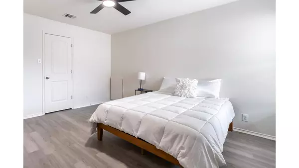 Coliving in Pecan Valley - South SATX, San Antonio