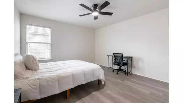 Coliving in Pecan Valley - South SATX, San Antonio
