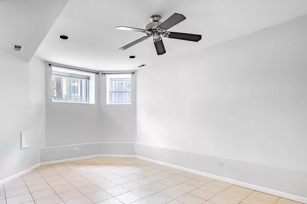 Coliving in Ukrainian Village - West Side, Chicago