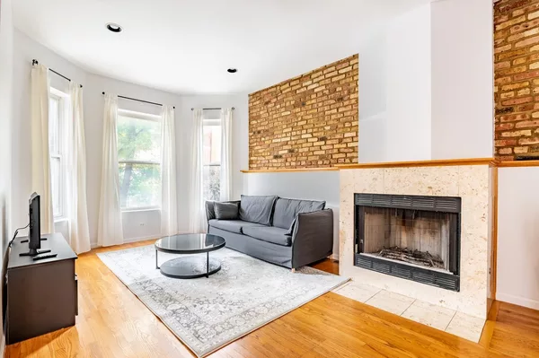 Coliving in Ukrainian Village - West Side, Chicago