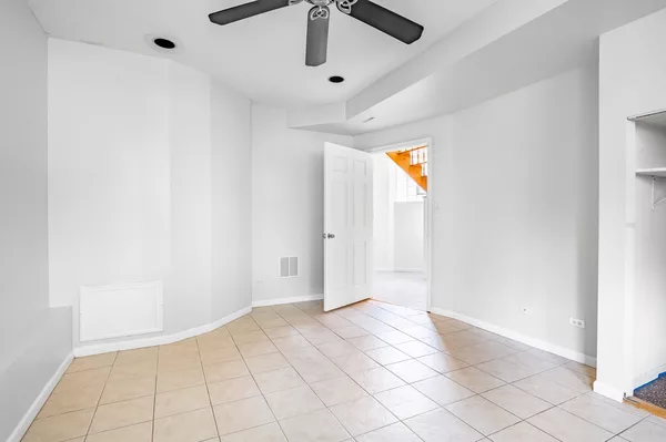 Coliving in Ukrainian Village - West Side, Chicago