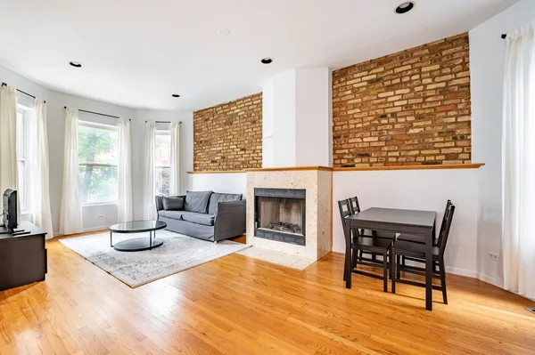 Coliving in Ukrainian Village - West Side, Chicago