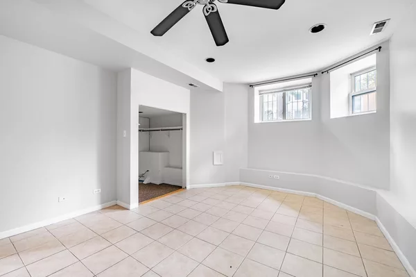 Coliving in Ukrainian Village - West Side, Chicago