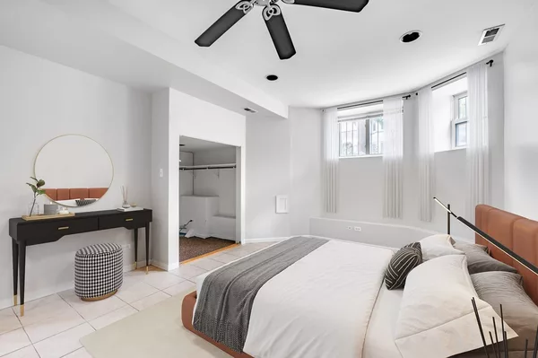 Coliving in Ukrainian Village - West Side, Chicago