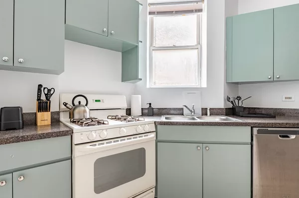 Coliving in Ukrainian Village - West Side, Chicago