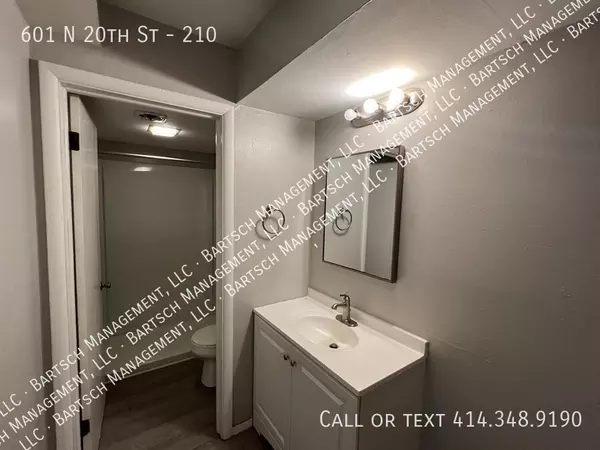 Studio Apartment for rent in Avenues West - Central Mil, Milwaukee