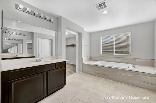 6 bedrooms apartment for rent in Summerlin - Summerlin, Las Vegas