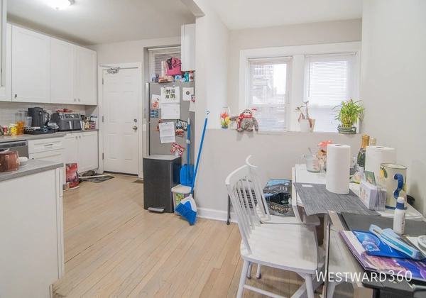 3 bedrooms apartment for rent in Irving Park - Northwest Side, Chicago