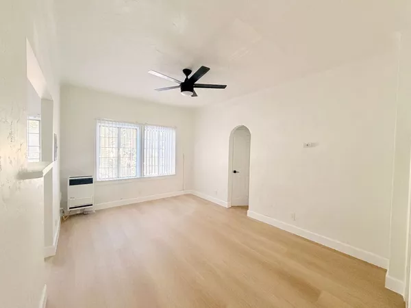 Studio Apartment for rent in Harvard Heights - Central Los Angeles, Los Angeles