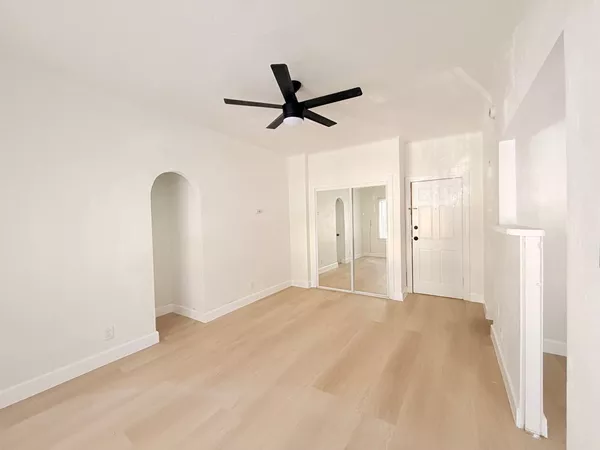 Studio Apartment for rent in Harvard Heights - Central Los Angeles, Los Angeles