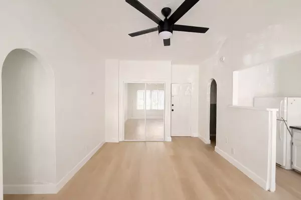 Studio Apartment for rent in Harvard Heights - Central Los Angeles, Los Angeles