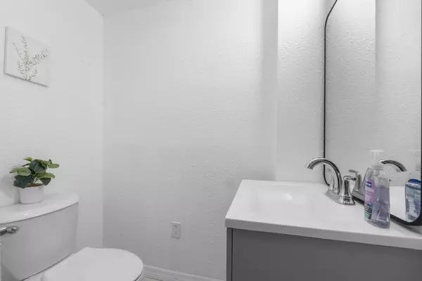 Coliving in Live Oaks Square - East Tampa, Tampa