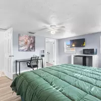 Coliving in Live Oaks Square - East Tampa, Tampa