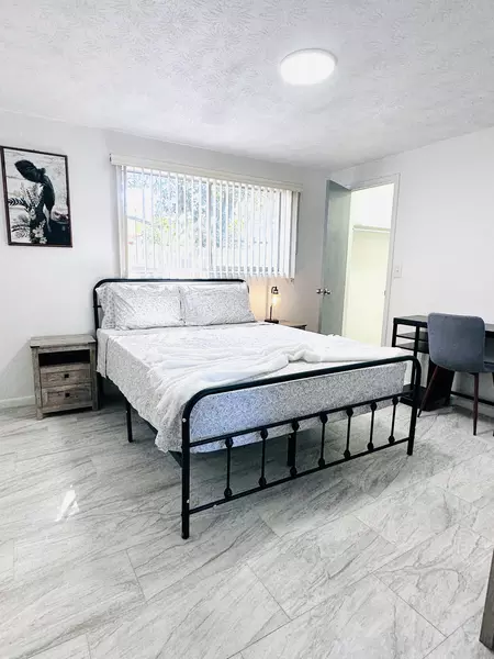 Coliving in Cedar Hills - Westside, Jacksonville