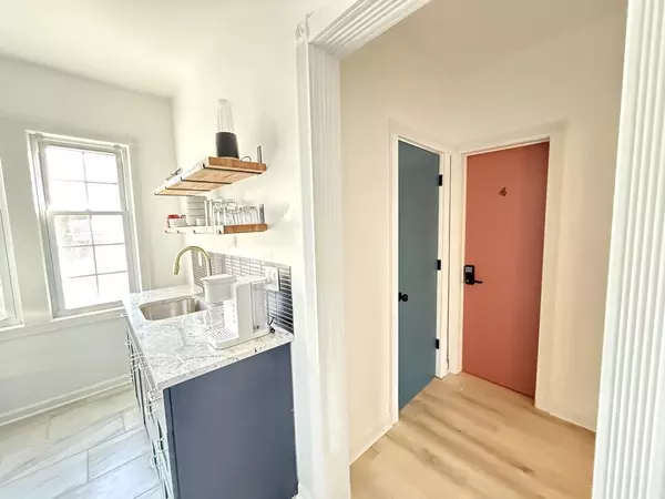 Coliving in Merrill Park - West / SW Mil, Milwaukee