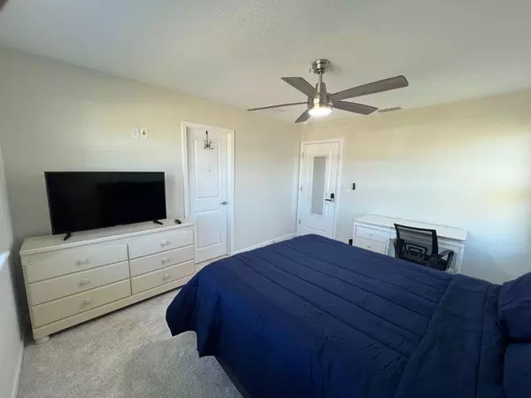 Coliving in Cedar Hills - Westside, Jacksonville