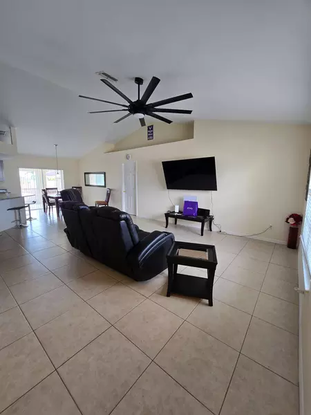 Coliving in Cape Coral - Cape Coral, Fort Myers