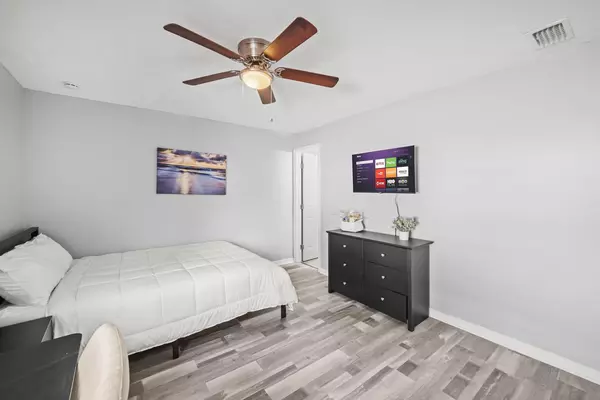 Coliving in Garden City JAX - Northside, Jacksonville