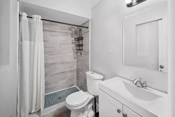 Coliving in Garden City JAX - Northside, Jacksonville