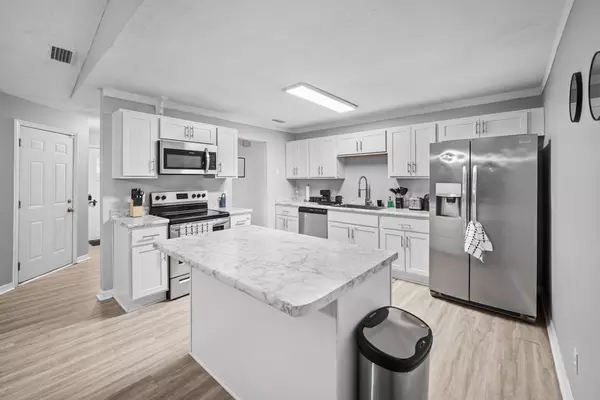 Coliving in Garden City JAX - Northside, Jacksonville