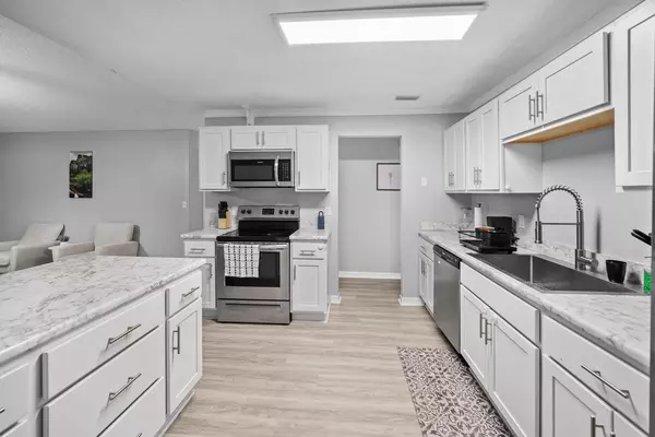 Coliving in Garden City JAX - Northside, Jacksonville