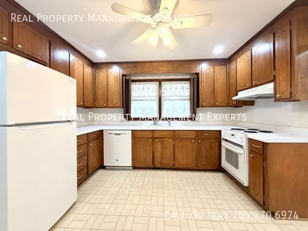 3 bedrooms apartment for rent in Windsor Park - East Charlotte, Charlotte