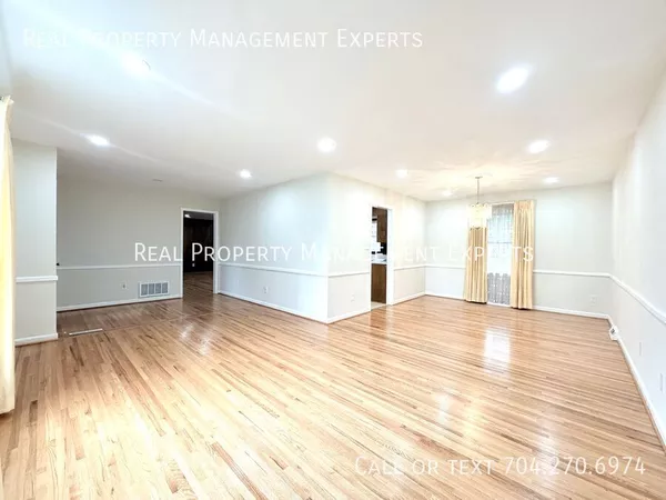 3 bedrooms apartment for rent in Windsor Park - East Charlotte, Charlotte