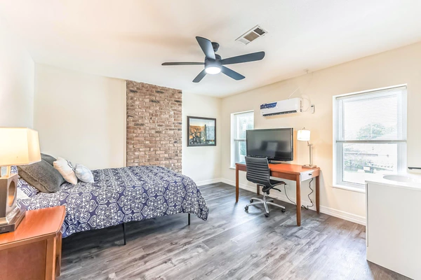 Coliving in Greater Hobby Area - Se Houston, Houston