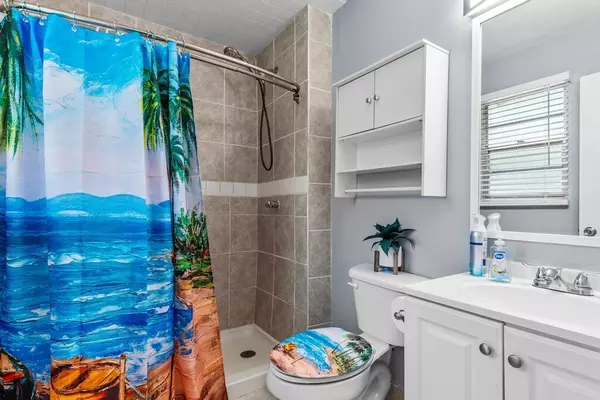 Coliving in Cedar Hills - Westside, Jacksonville