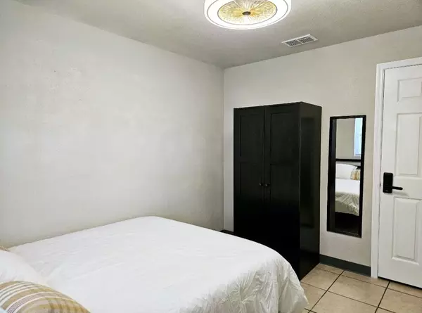 Coliving in Holden Heights - Central Orlando, Orlando