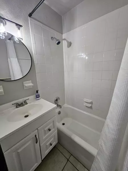 Coliving in Holden Heights - Central Orlando, Orlando