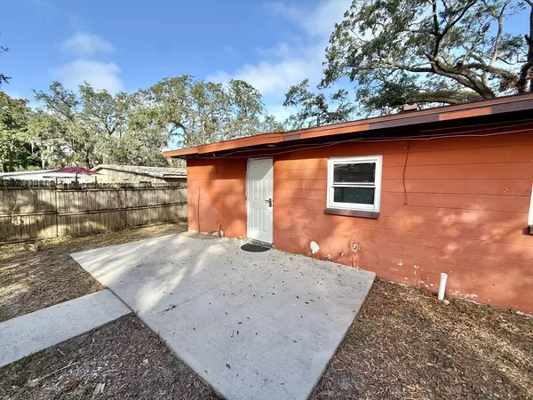 Coliving in Live Oaks Square - East Tampa, Tampa