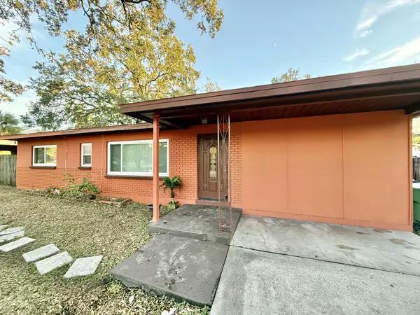 Coliving in Live Oaks Square - East Tampa, Tampa