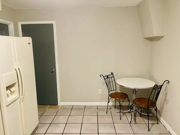Coliving in Live Oaks Square - East Tampa, Tampa