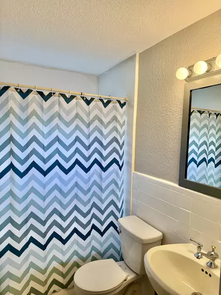 Coliving in Live Oaks Square - East Tampa, Tampa