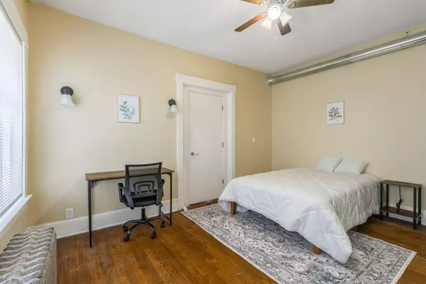 Coliving in Midtown-Westport - KCMO, Kansas City