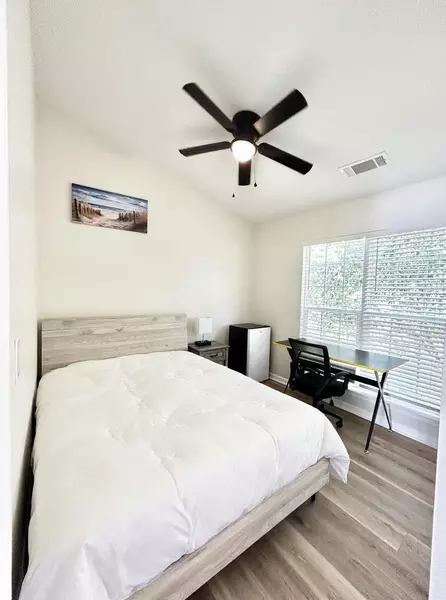 Coliving in College Downs - North Charlotte, Charlotte