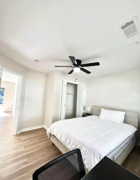 Coliving in College Downs - North Charlotte, Charlotte