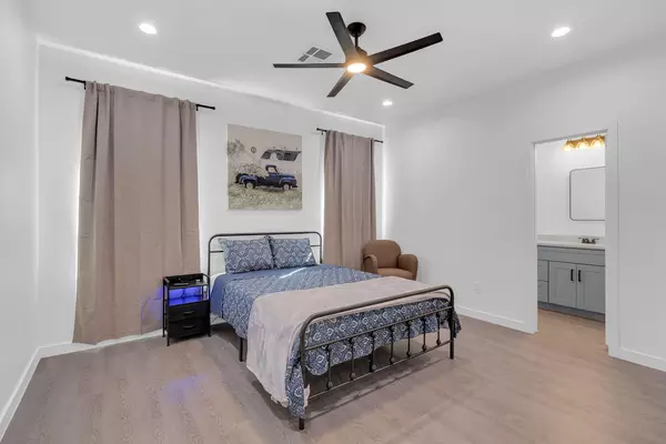 Coliving in The Woodlands - Nw Houston, Houston