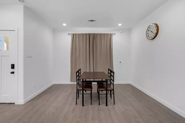 Coliving in The Woodlands - Nw Houston, Houston