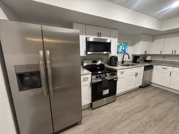 Coliving in Live Oaks Square - East Tampa, Tampa