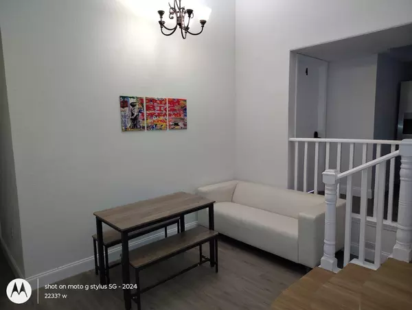 Coliving in Live Oaks Square - East Tampa, Tampa