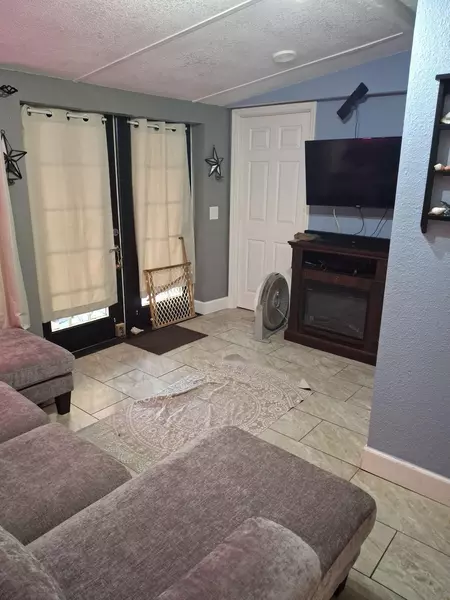 Coliving in Cocoa - Outer Orlando, Orlando