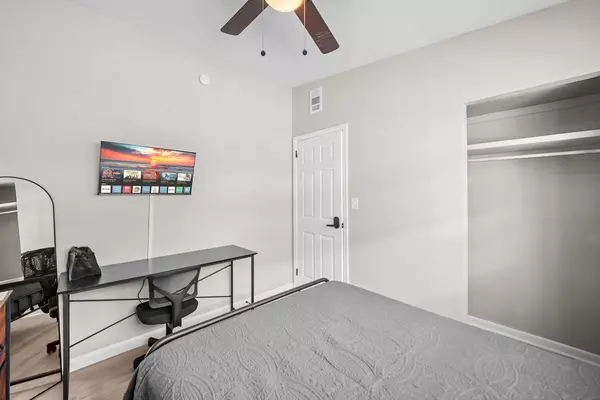 Coliving in Lake Forest - Northside, Jacksonville
