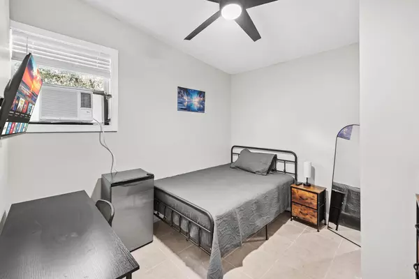 Coliving in Lake Forest - Northside, Jacksonville